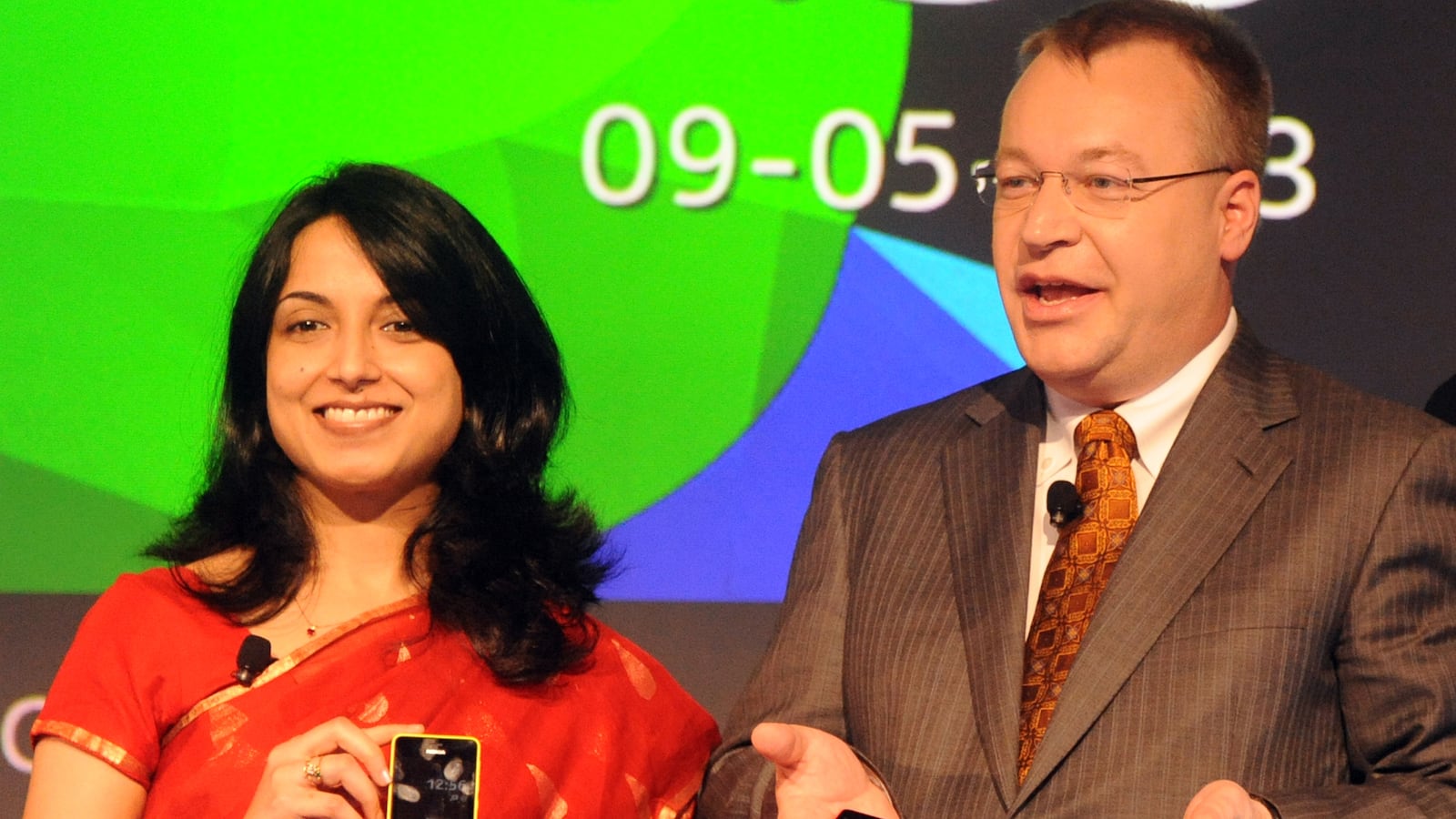 cheats/2013/05/09/nokia-unveils-99-smartphone/130509-nokia-asha-smartphone-cheat_mlg6ij