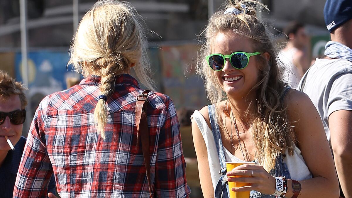 articles/2013/07/01/prince-harry-and-cressida-party-till-dawn-at-glastonbury/cressida-glastonbury_tdgyi9