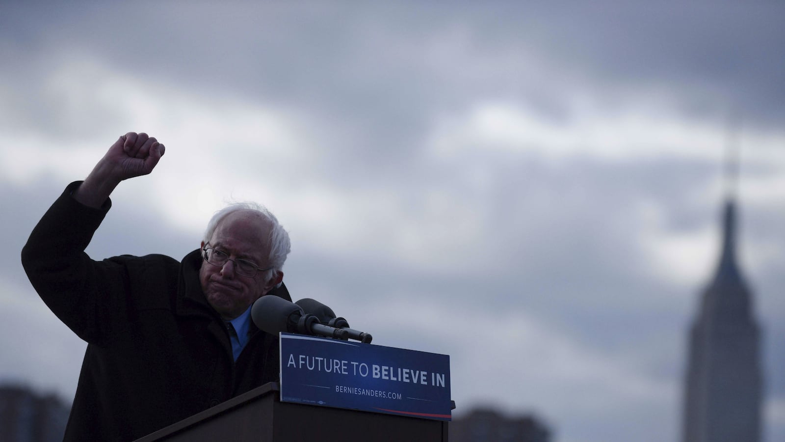 cheats/2016/04/17/sanders-camp-claims-record-crowd-in-nyc/160418-bernie-sanders-record-turnout-cheat_yodpid