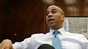 articles/2009/05/28/obamas-crime-czar/grove-cory-booker_28741_nueva8