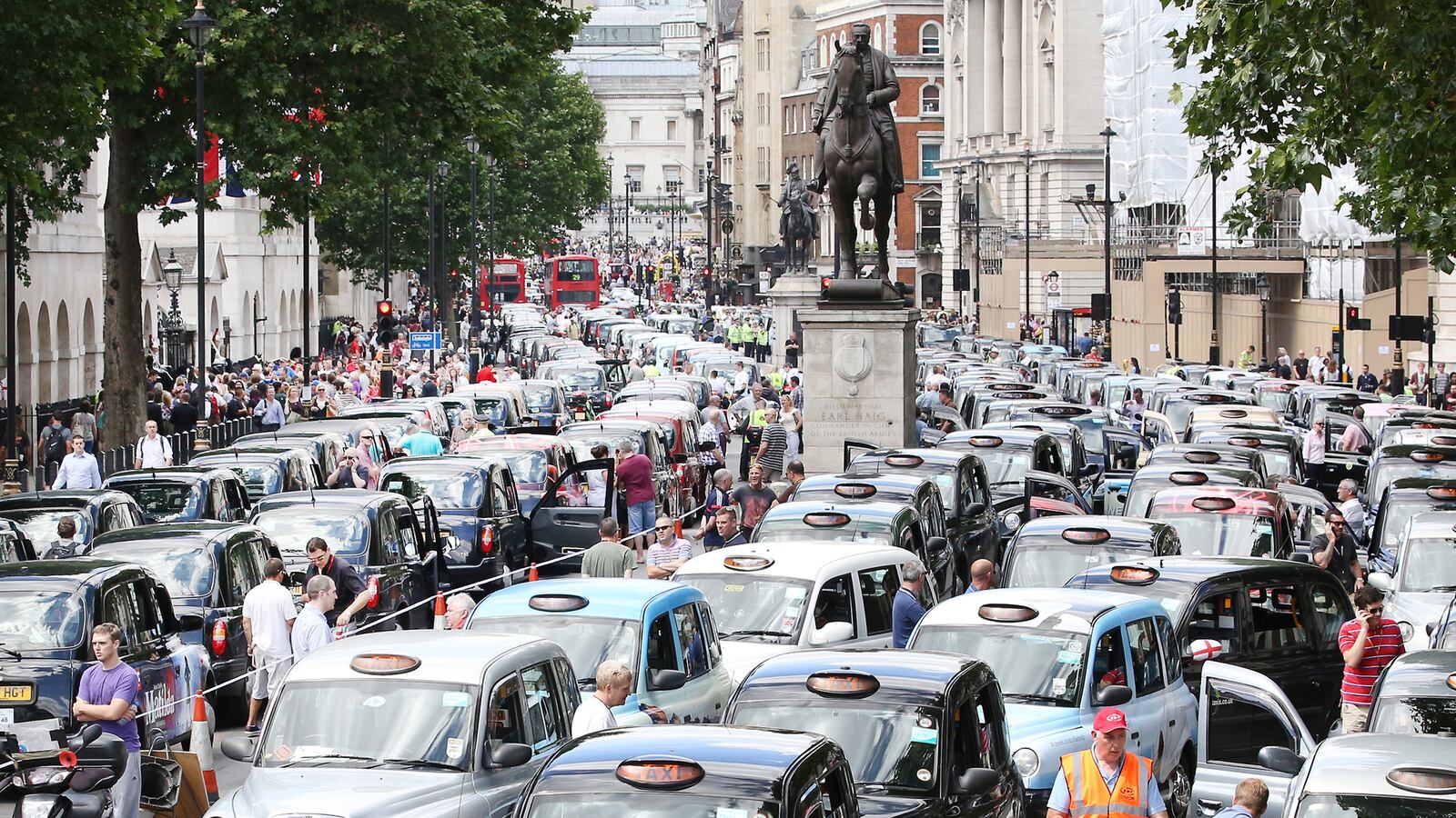 cheats/2014/06/11/london-cabbies-slow-drive-protest-uber/140611-taxi-uber-protest-cheat_b8pda6