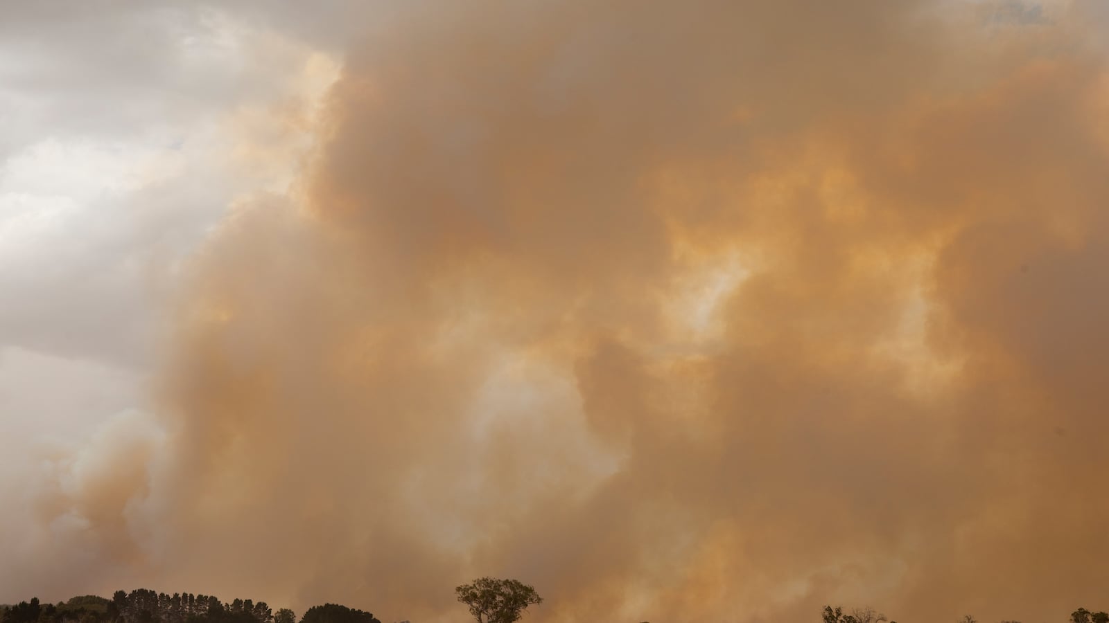 galleries/2013/01/10/australia-in-flames-more-extreme-weather-events-photos/global-warming-tease_lo82aq