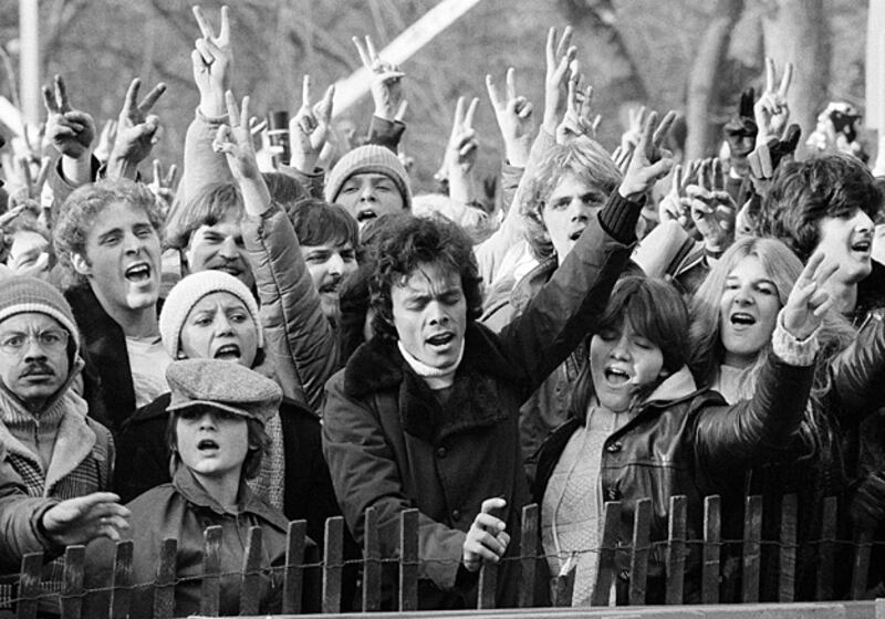 galleries/2010/12/07/john-lennon-fans/lennon-fans-10_rn7uzx
