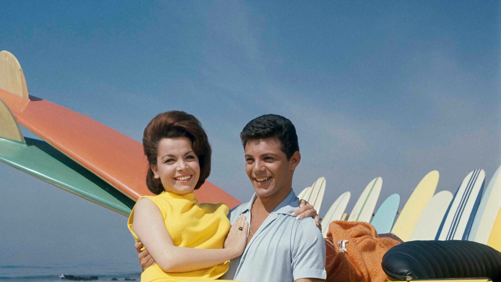 galleries/2014/04/29/liz-taylor-david-beckham-more-stars-frolicking-around-malibu-photos/malibu-colony-annette-frankie_cftswg