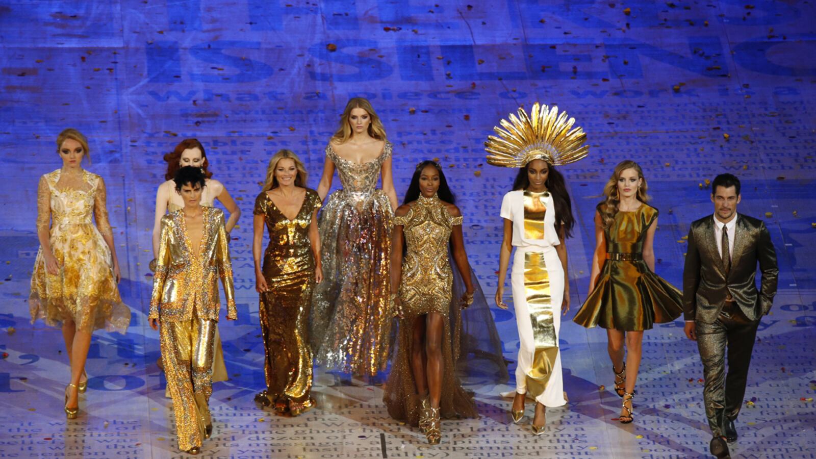 articles/2012/08/13/the-spice-girls-reunite-for-closing-ceremony-kate-moss-and-naomi-campbell-take-the-stage/london-closing-ceremony3_mtsjr1