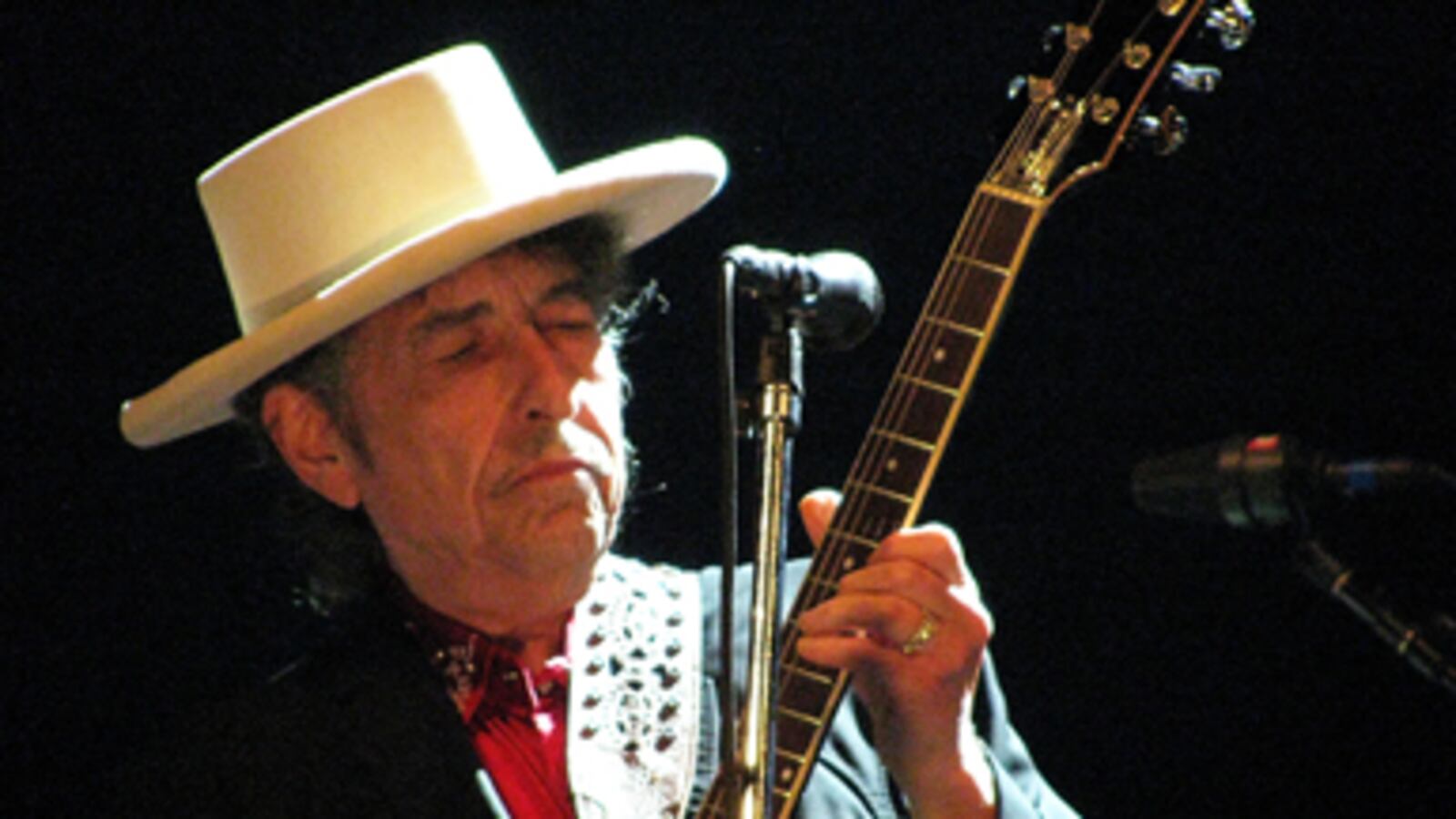 articles/2011/05/23/bob-dylan-turns-70-still-a-troublemaker-after-all-these-years/yaffe-bob-dylan_182744_dnqumn