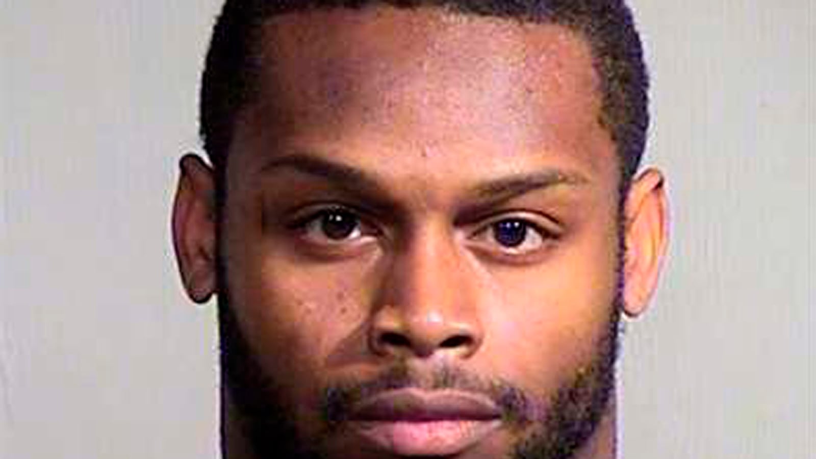 cheats/2014/09/18/cops-nfl-player-broke-his-wife-s-nose/140918-jonathan-dwyer-cheat_lebwaz