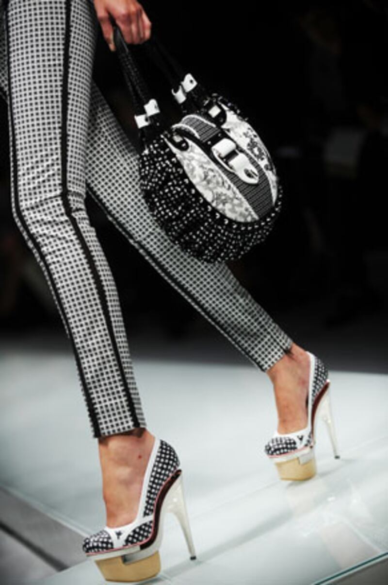 galleries/2010/03/09/stripper-heels/hooker-heels---versace_ohxgdg