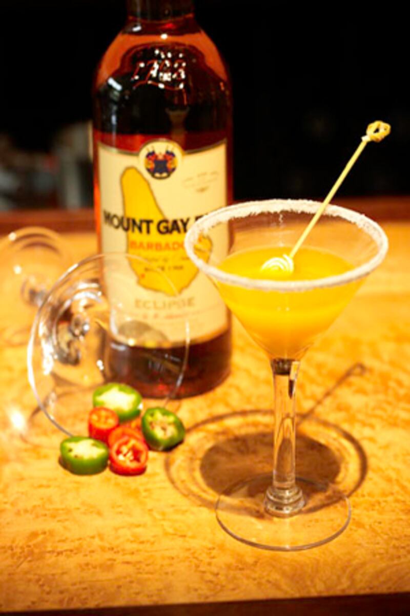 articles/2011/06/10/film-inspired-cocktails-super-8/film-inspired-cocktails-brown-110609_reyruj