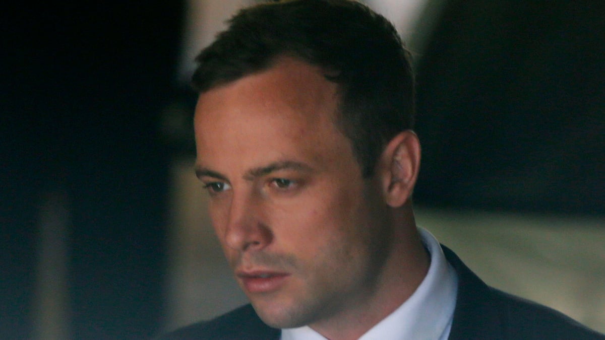 cheats/2015/09/18/pistorius-i-can-t-afford-new-trial/150918-pistorius-cheat_oy7a3m