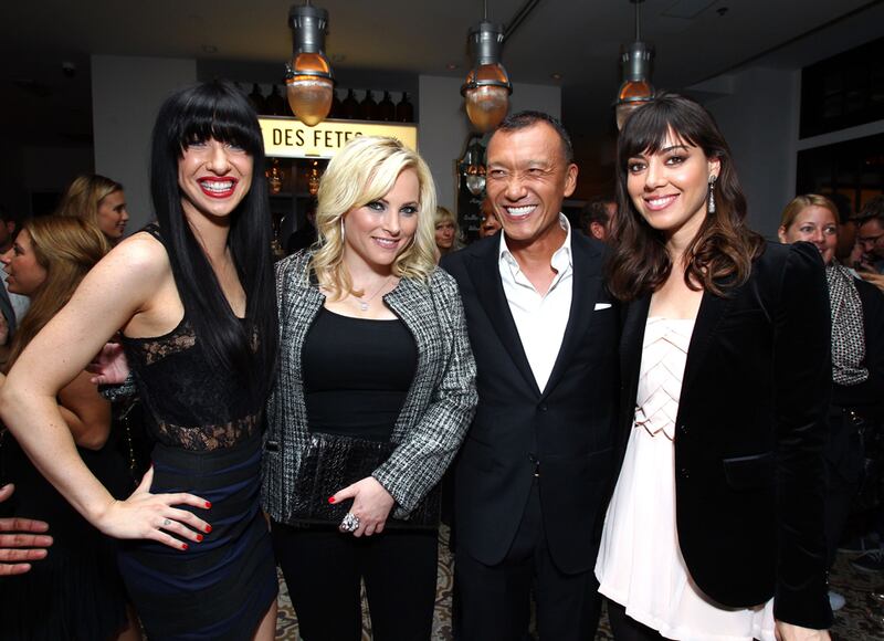 galleries/2010/10/08/elle-and-express-25-at-25-party/elle-party-8_htxbmu