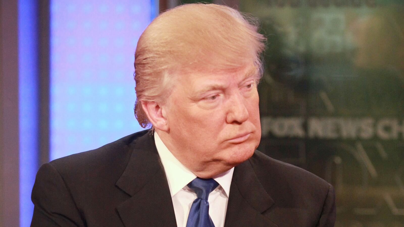 cheats/2011/12/09/trump-reconsidering-debate/donald-trump-cheat_c2ny1d