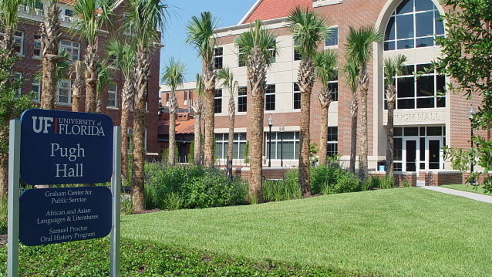 640px-Pugh_Hall_at_the_University_of_Florida_n4yjni