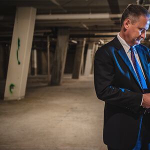 articles/2015/10/26/exclusive-feds-investigate-hobby-lobby-boss-for-illicit-artifacts/151026-moss-hobby-lobby-tease_stdsxa