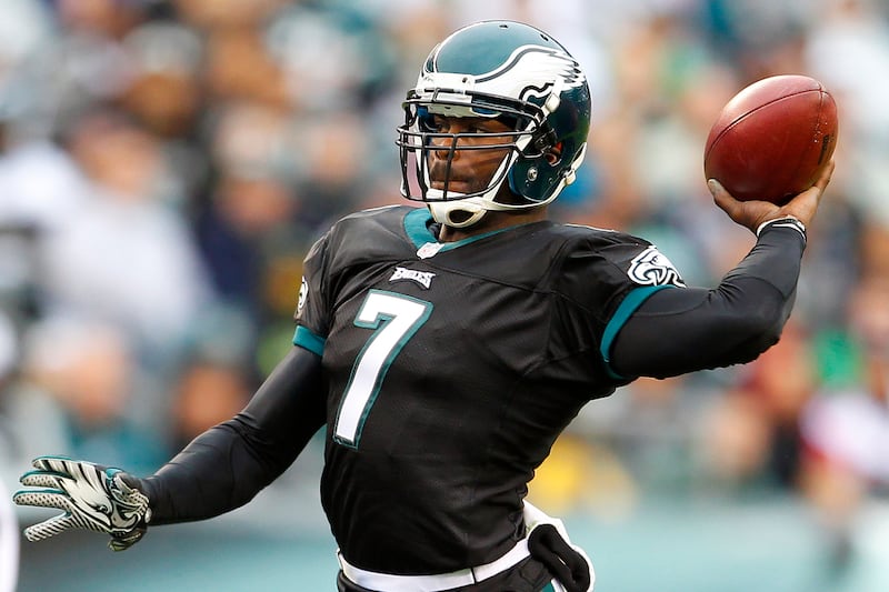 galleries/2013/02/06/top-paid-nfl-players-dwight-freeney-peyton-manning-more-photos/top-nfl-vick_af0uwn