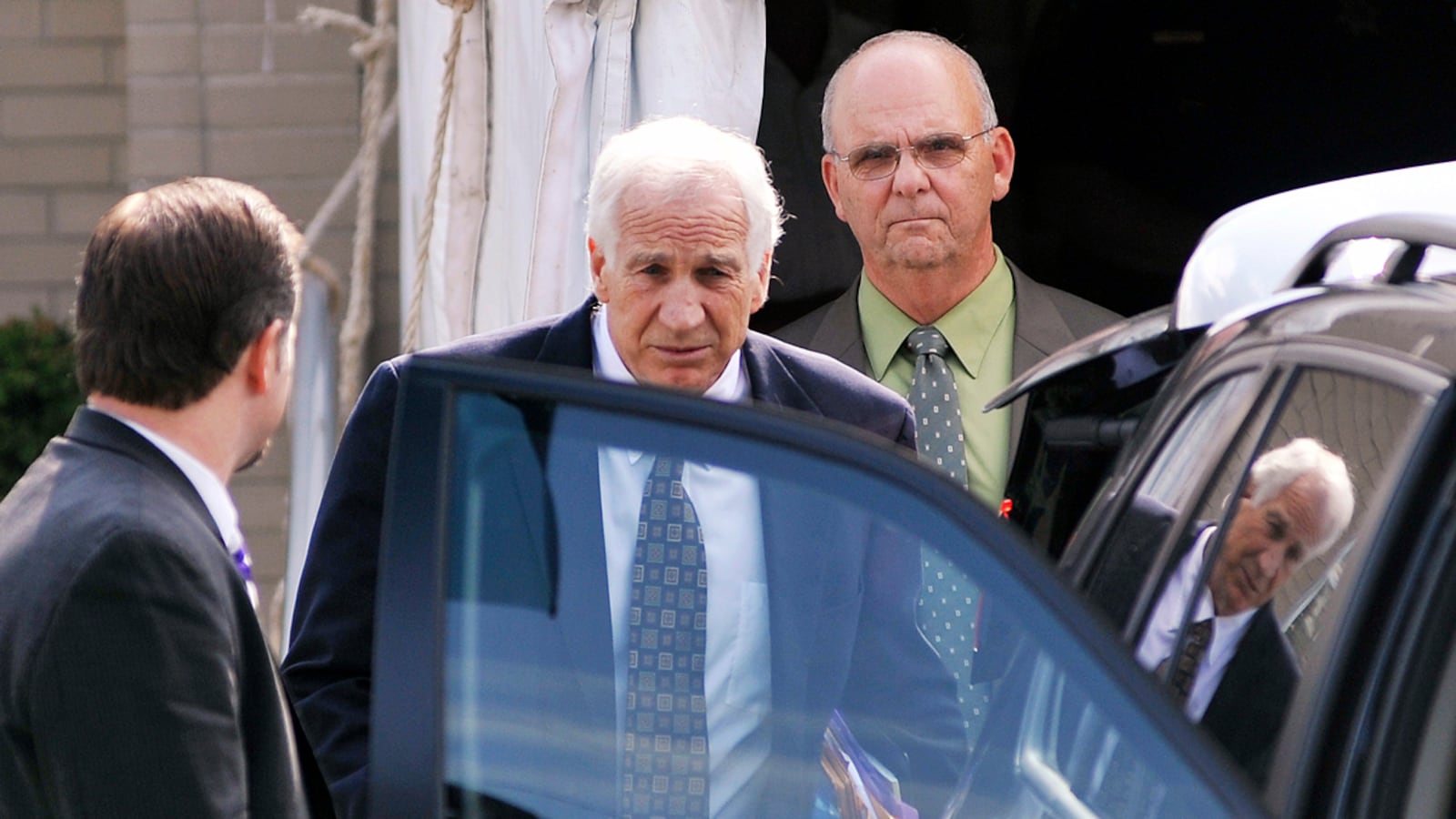articles/2012/06/12/jerry-sandusky-trial-day-two-mike-mcqueary-takes-the-stand/sandusky-trial-day-two-dimond-main_g2ajjy