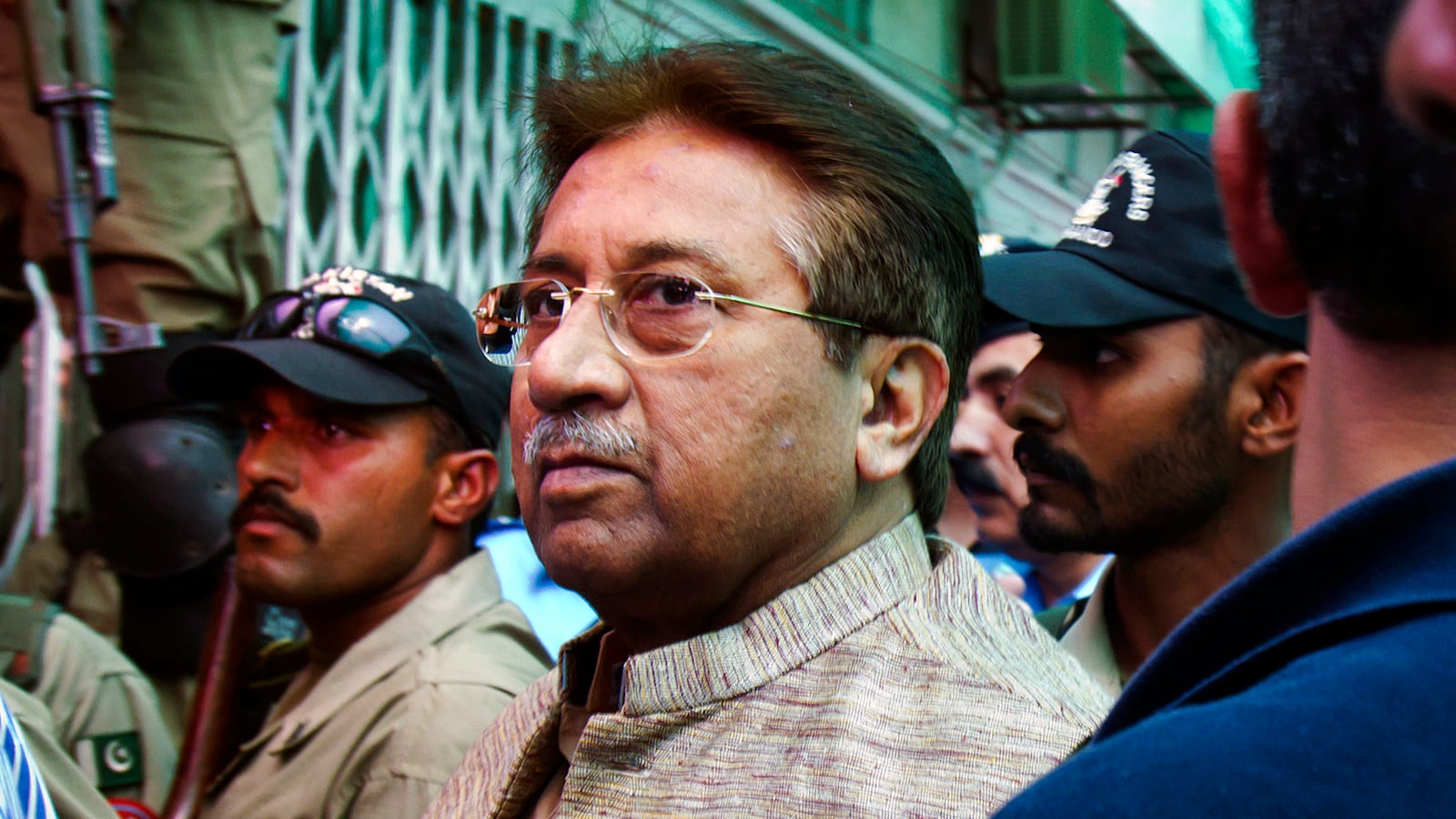 cheats/2013/06/24/pakistan-pm-charge-musharraf-with-treason/130624-musharraf-cheat_ic9oju