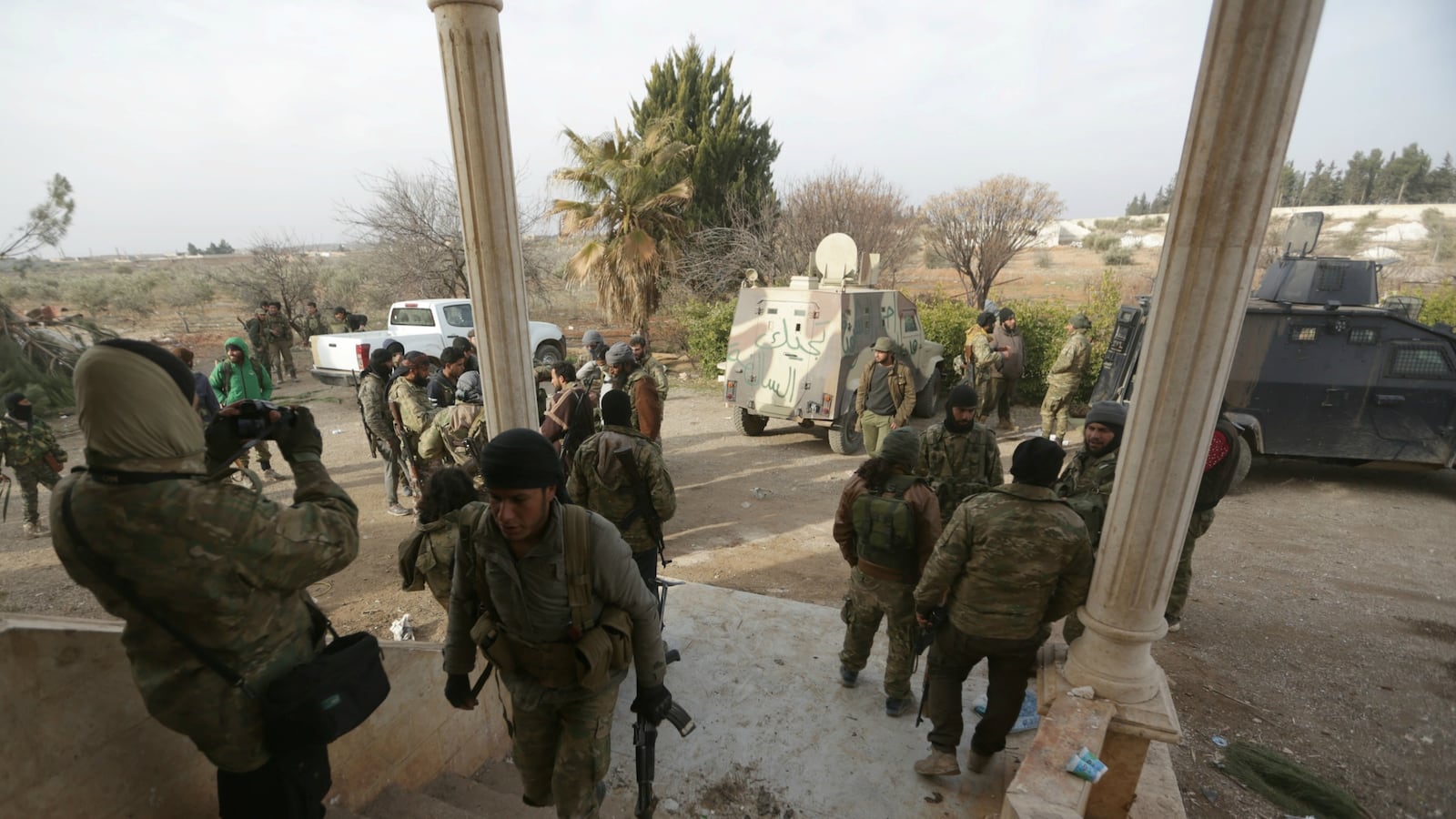 cheats/2017/02/11/syrian-turkish-fighters-enter-isis-stronghold/170211-syria-isis-cheat_lcrkt4