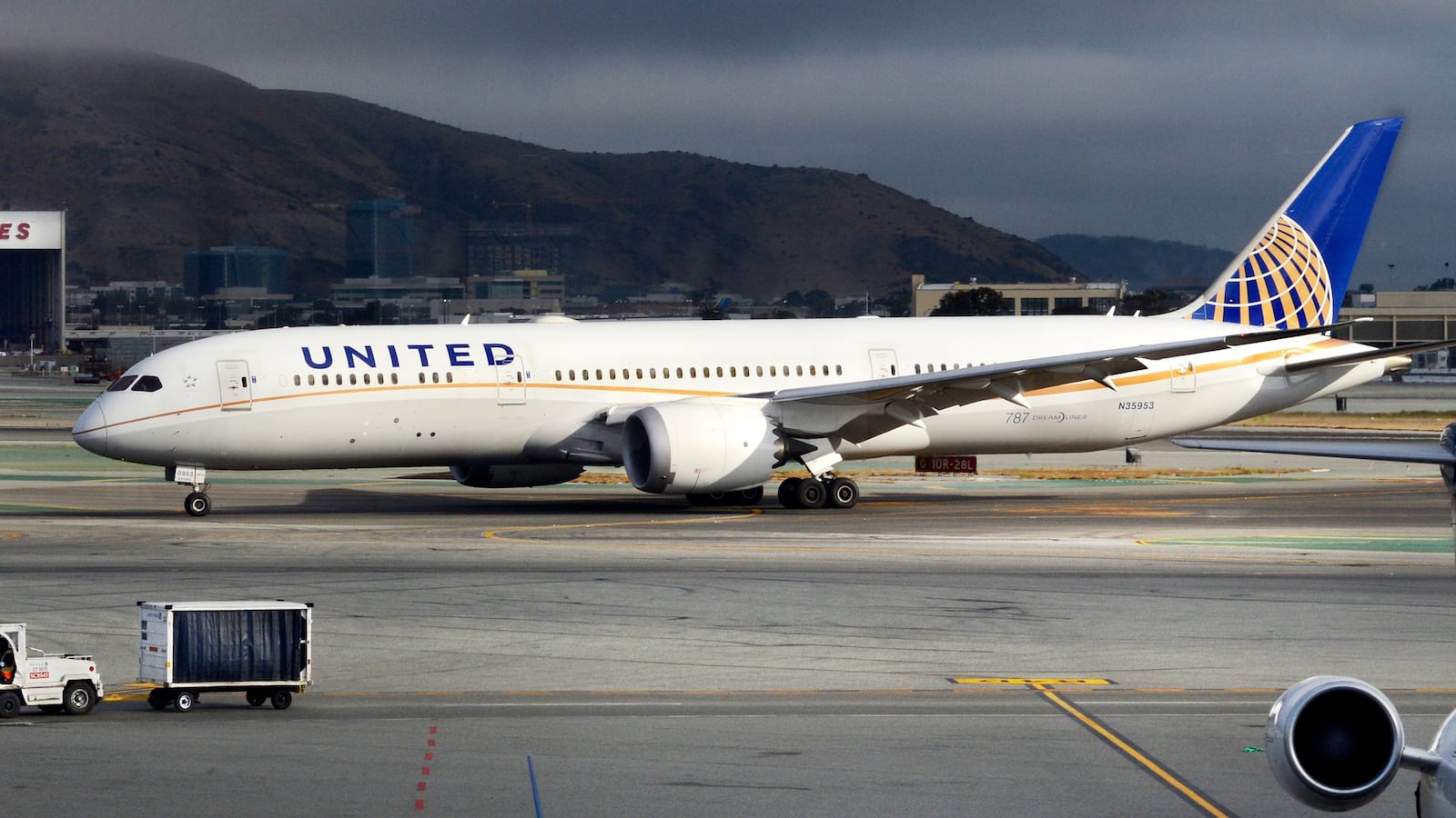 A United Airlines Boeing 787 Dreamliner aircraft taxis at San Francisco International Airport in San Francisco, California.