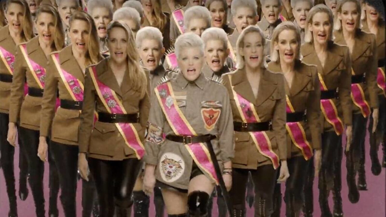 rs_1024x683-200304103303-1024-dixie-chicks-gaslighter-cjh-030420_tna1rr