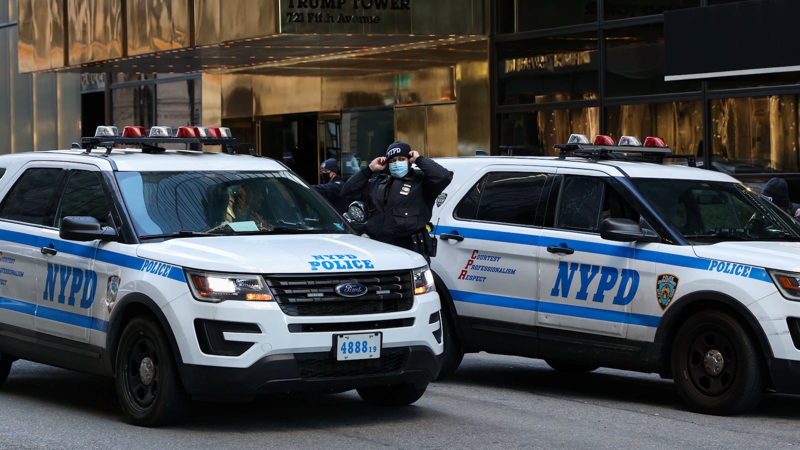 2021-03-08T030735Z_1990786176_RC2R6M97GCKM_RTRMADP_3_USA-TRUMP_ludlnj