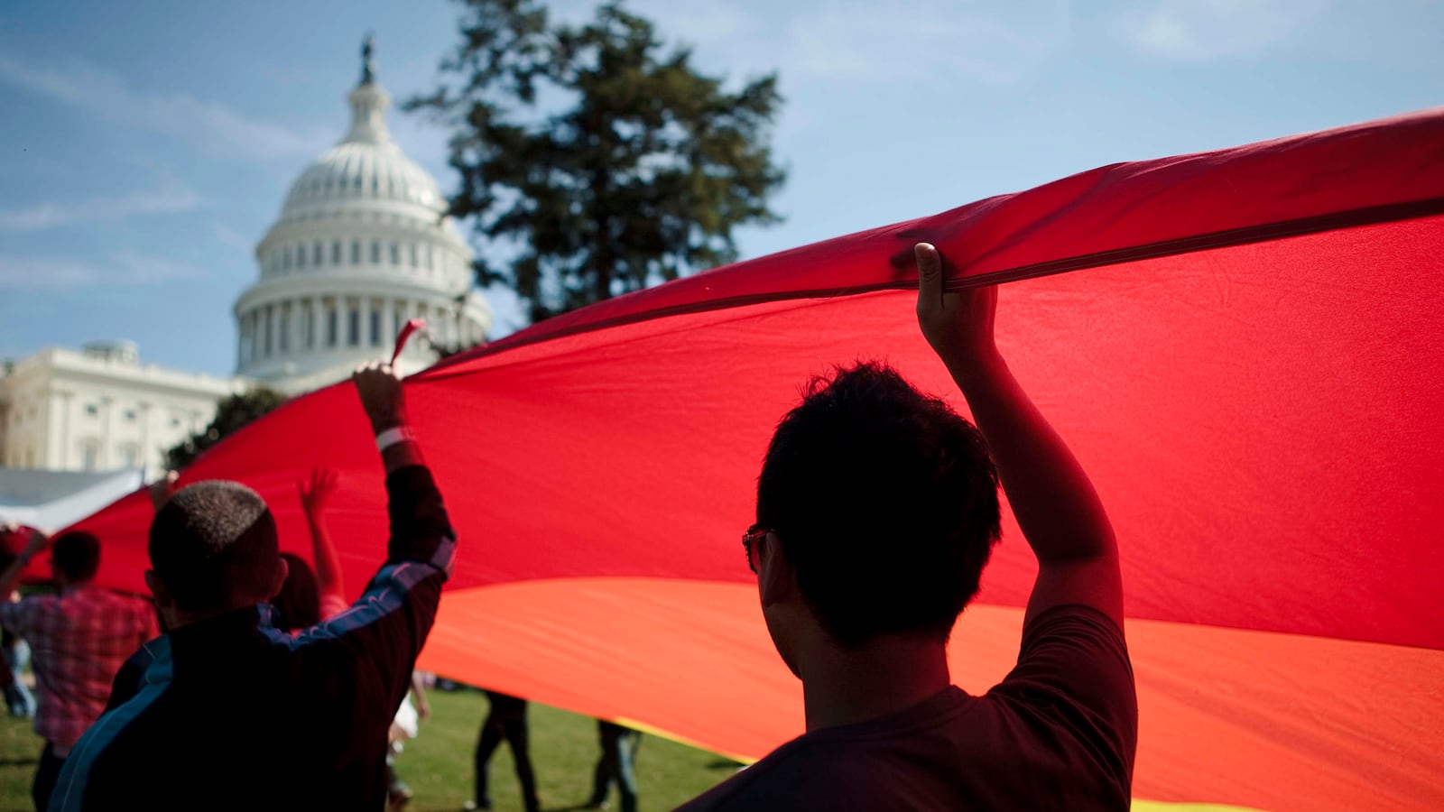 articles/2013/02/28/the-pro-freedom-republicans-are-coming-131-sign-gay-marriage-brief/130218-gop-gay-leaders-beinart-tease_itqdlt