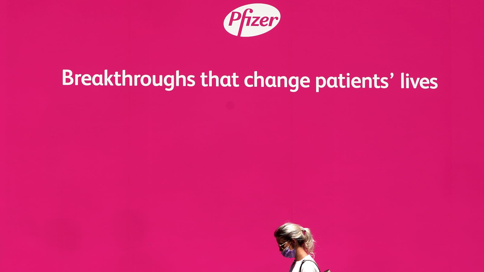 2020-07-27T000000Z_905751068_RC2F1I9BL1PS_RTRMADP_3_PFIZER-RESULTS_sujo3b