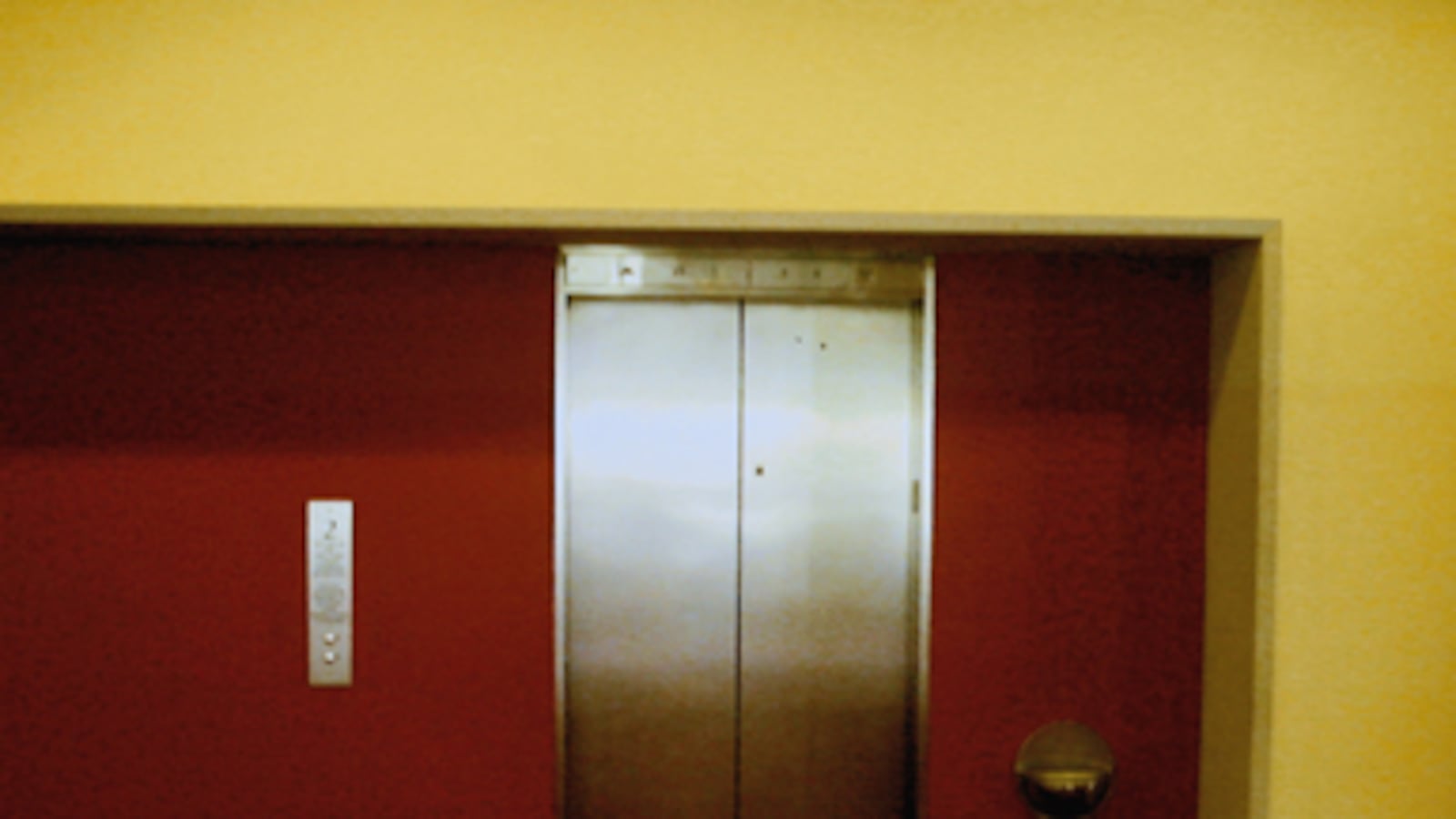 articles/2011/04/14/edward-conlon-author-of-red-on-red-on-a-drug-bust/conlan-police-memoir_172264_hwcdo1