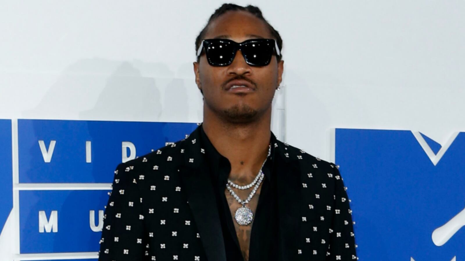 articles/2016/10/25/hip-hop-star-future-namechecked-in-scottie-and-larsa-pippen-divorce/161025-sykes-future-rapper_uwumen