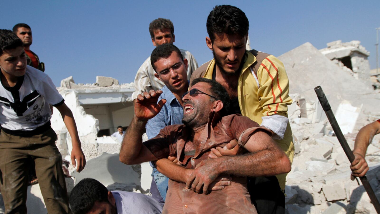 articles/2012/08/16/the-danger-of-syria-intervention/syria-war-of-peace-dickey_crmf3i