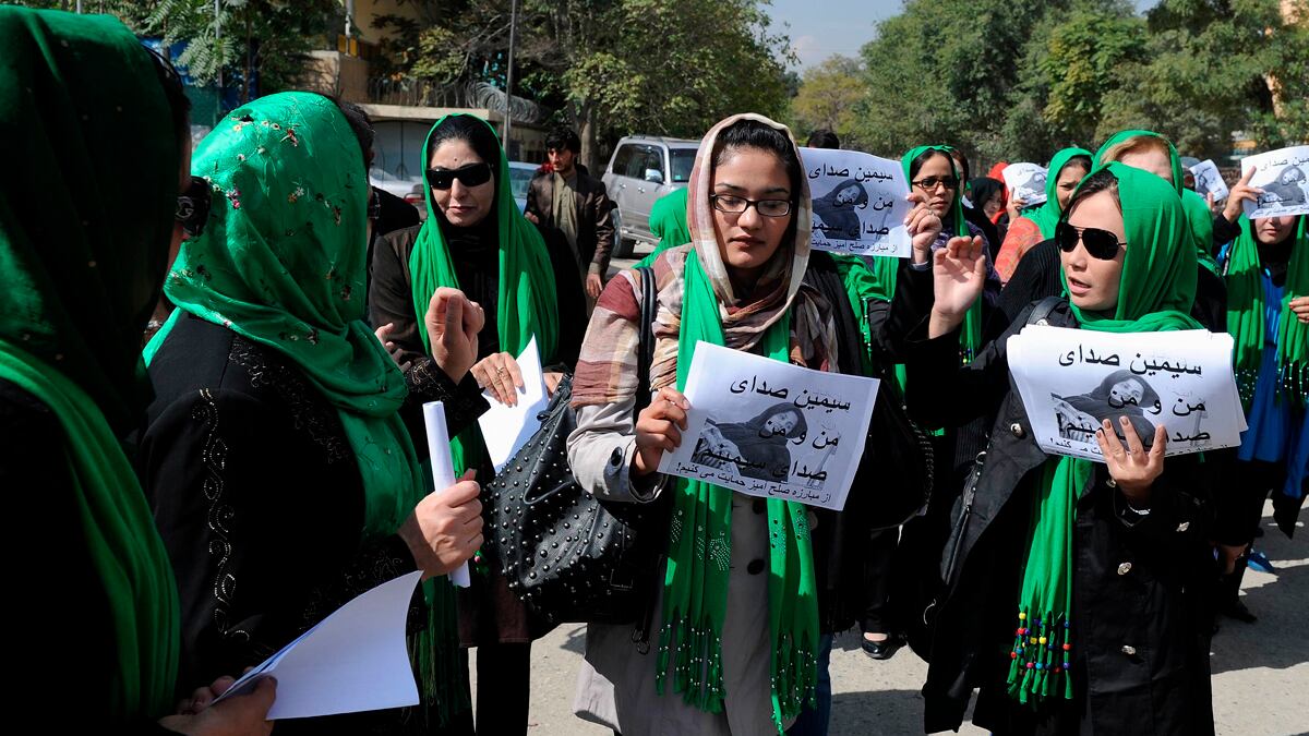 articles/2012/03/01/afghan-women-speak-out-against-protests-over-u-s-quran-burning/women-protests-afghanistan_mxzdqh