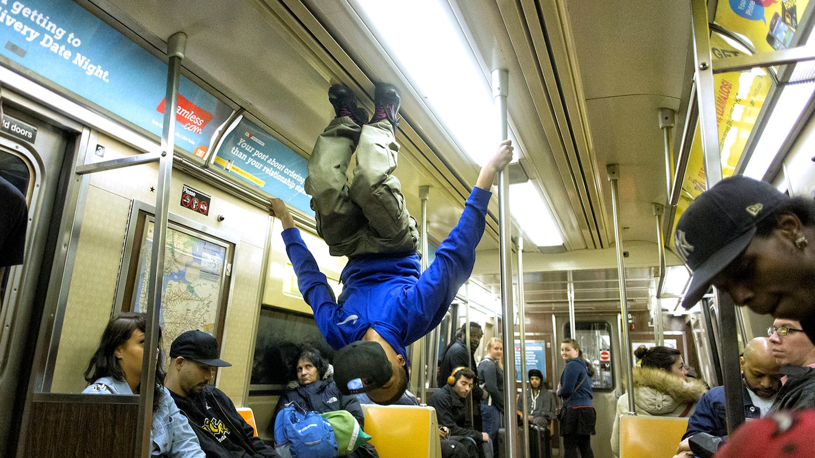 galleries/2015/01/18/showtime-behind-the-scenes-with-a-new-york-city-dance-crew-photos/150116-showtime-7-2_euam9k