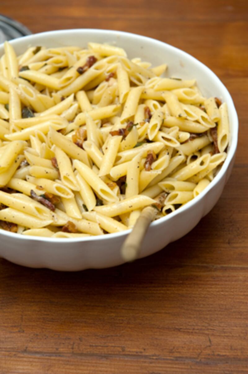 galleries/2011/04/05/extra-virgin-starring-debi-mazar-and-gabrielle-corcos/extra-virgin-2_oqqrmp