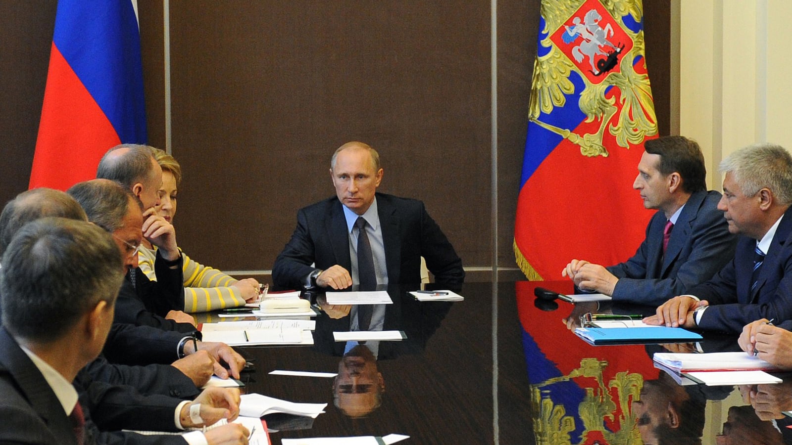 articles/2014/05/19/why-putin-really-will-pull-back/140719-nemstova-putin-tease_rxdvpm