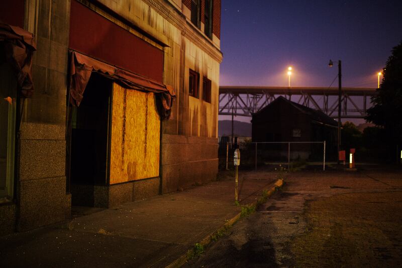 galleries/2014/09/21/america-s-fading-main-streets/140918-price-main11-tease_ejebuk