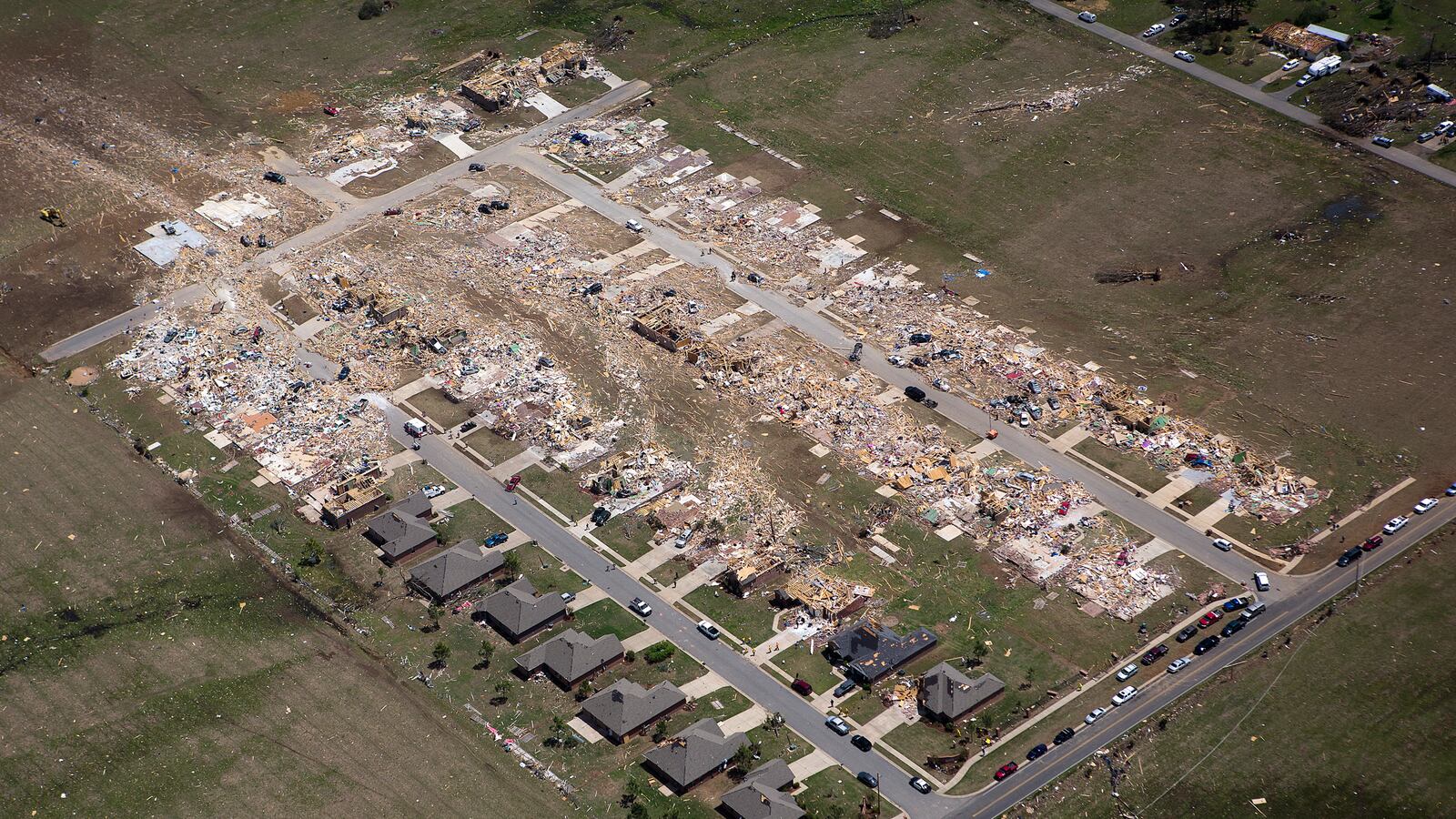 galleries/2014/04/29/the-path-of-destruction-tornadoes-left-in-the-south-photos/140430-tornado-update2_qio7rp