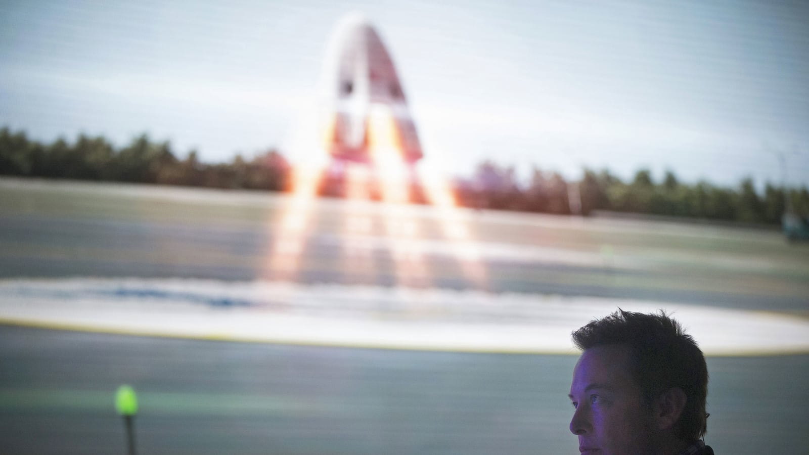 articles/2014/10/05/tycoons-in-space-one-in-orbit-and-one-still-grounded/141004-Irving-tycoons-tease_nnzanz