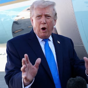 U.S. President Donald Trump speaks to the media before departing West Palm Beach aboard Air Force One, Florida, U.S., March 23, 2026. REUTERS/Kevin Lamarque