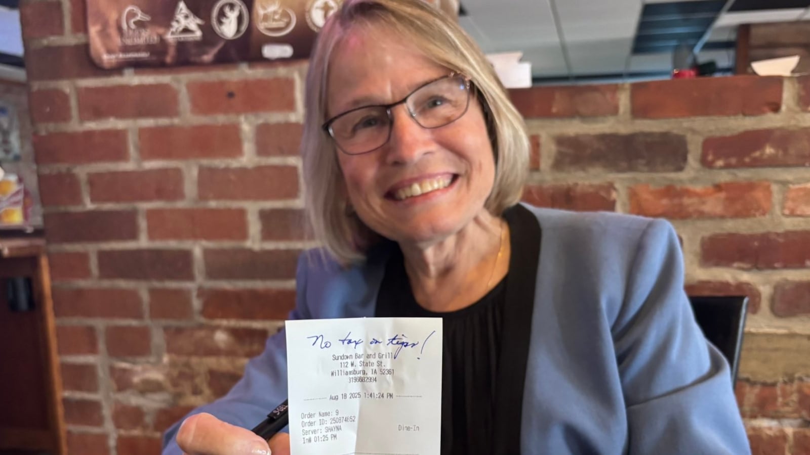 Iowa Congresswoman Mariannette Miller‑Meeks posts her tip online.