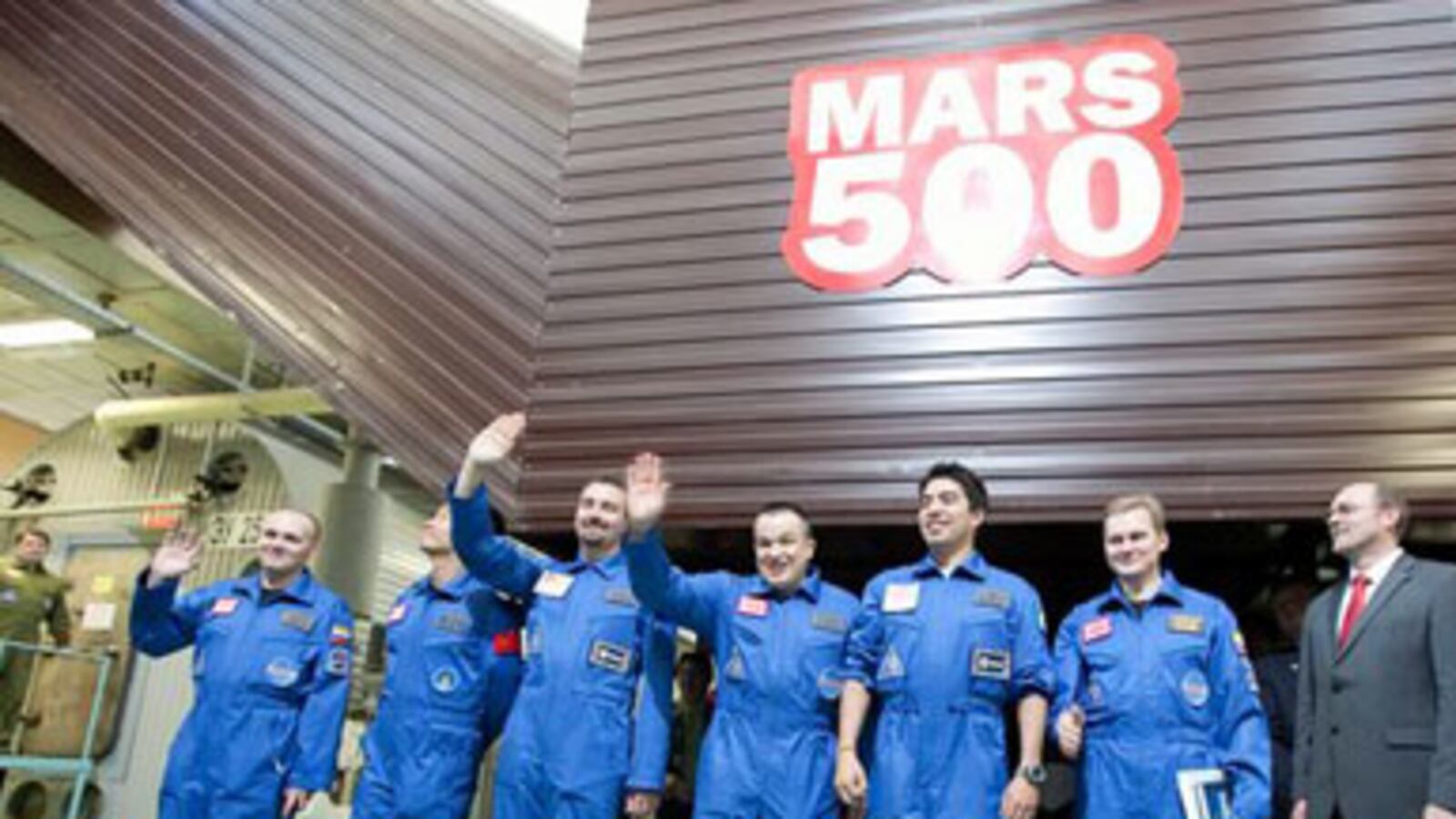 articles/2011/02/12/mission-to-mars-how-space-agencies-are-preparing/dzieza-astronauts_159589_fhgskw