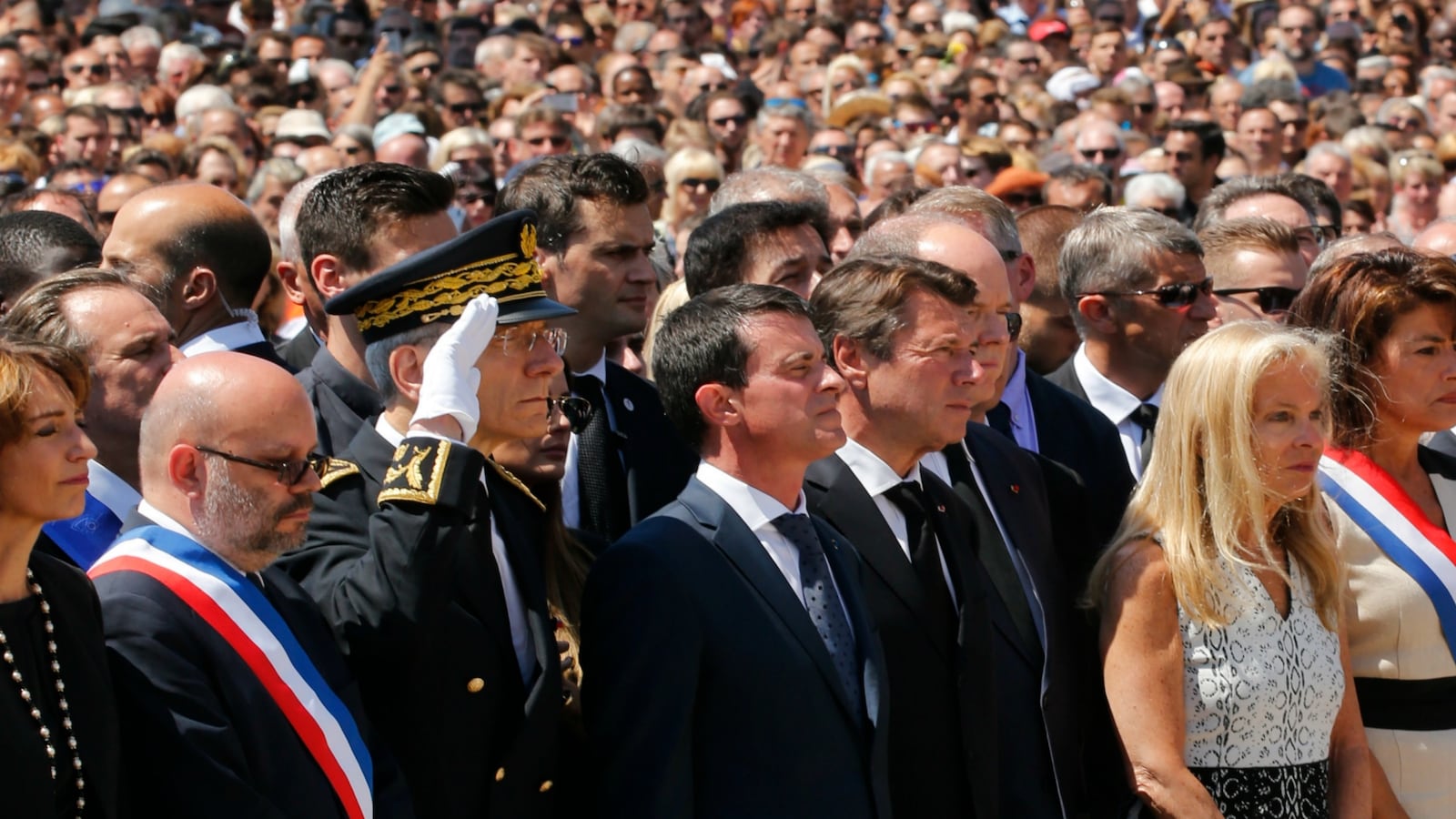 cheats/2016/07/18/french-pm-manuel-valls-booed-in-nice/160718-manuel-valls-cheat_ekkv0q