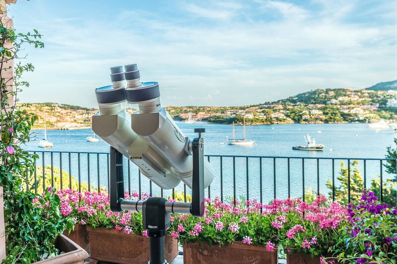 galleries/2014/10/18/omg-i-want-this-house-porto-cervo-italy/141014-omg-villa-forte-porto-10_v3i5qw