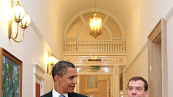 galleries/2009/07/06/obama-s-trip-to-russia/obama-in-russia-3_ncetxi