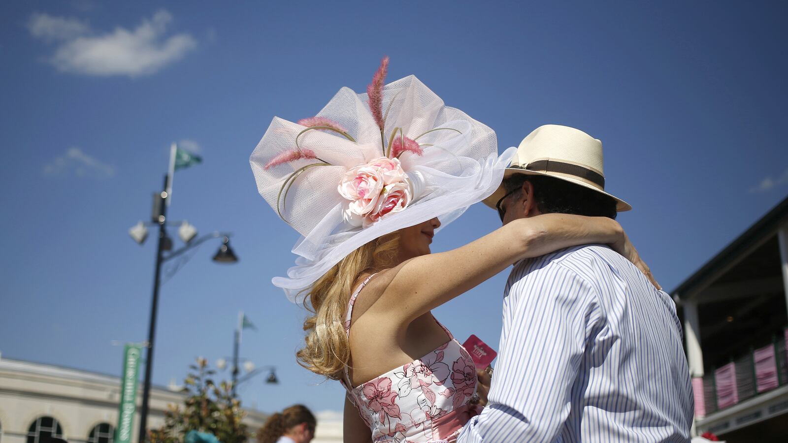 articles/2015/05/02/the-best-pre-race-instagrams-of-the-kentucky-derby0/150502-joiner-kentucky-derby-tease_fyq3k5