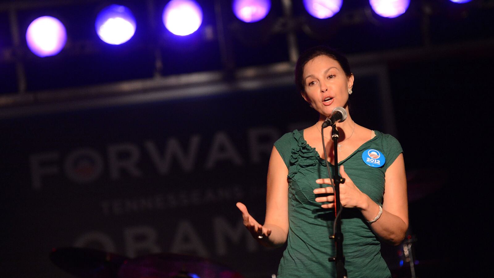 cheats/2013/03/11/can-ashley-judd-really-win/130301-green-judd-politics-tease_n9rxwu