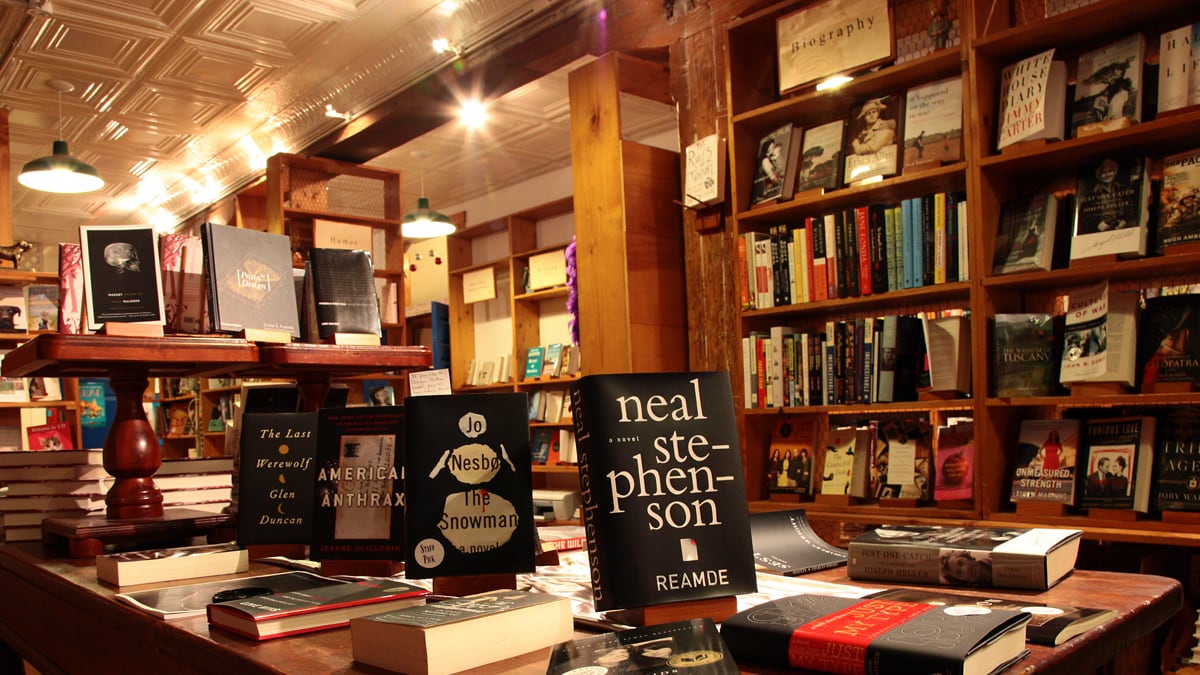 articles/2011/10/12/america-s-greatest-independent-bookstores-and-why-they-should-survive/independent-bookstores-fountain-books_ocfbpl