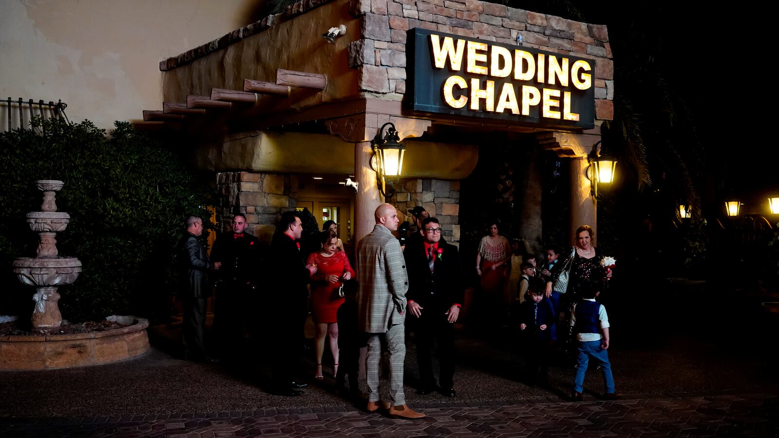 2020-02-15T071058Z_2102099833_RC2V0F9C6TG8_RTRMADP_3_USA-ELECTION_ayxquk