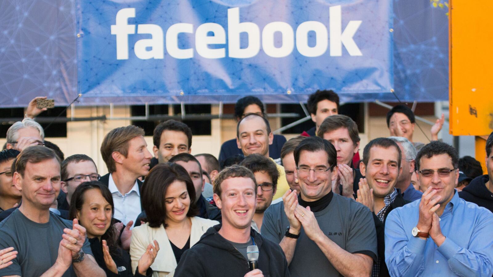 articles/2012/06/14/universal-wallet-facebook-s-very-bright-future/facebook-nasdaq-weiss_jdnhsp