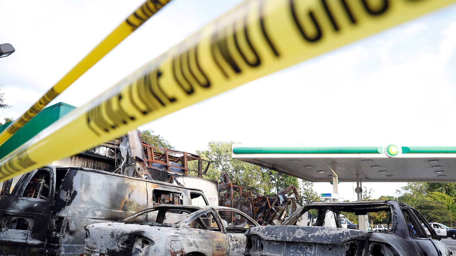 articles/2016/08/16/black-milwaukee-isn-t-rallying-behind-a-criminal-it-s-protesting-a-city-that-treats-it-like-one/160815-glawe-milwaukee-protests-tease_t53ubf