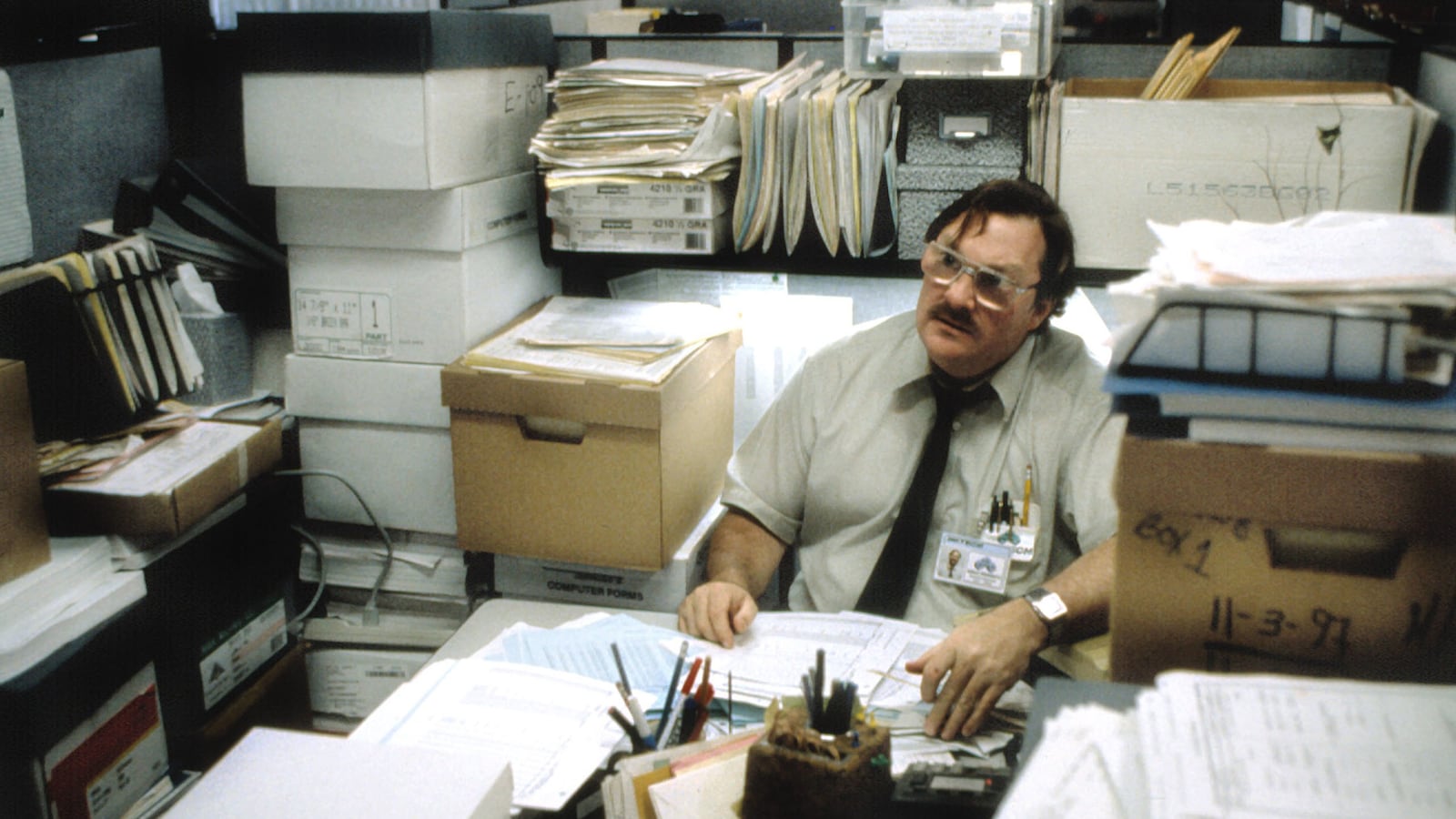 articles/2014/06/03/complaining-like-it-s-1999-fight-club-american-beauty-and-the-revolt-of-the-cubicle-drone/140521-cubicle-trilogy-chu-tease_dl6nai